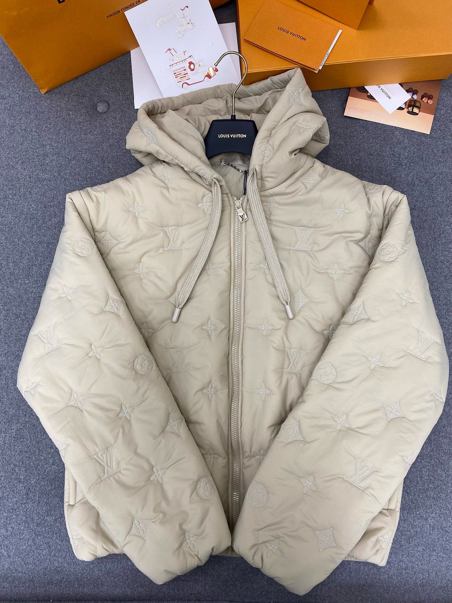 루이비통 모노그램 퀼티드 나일론 후디드 블루종