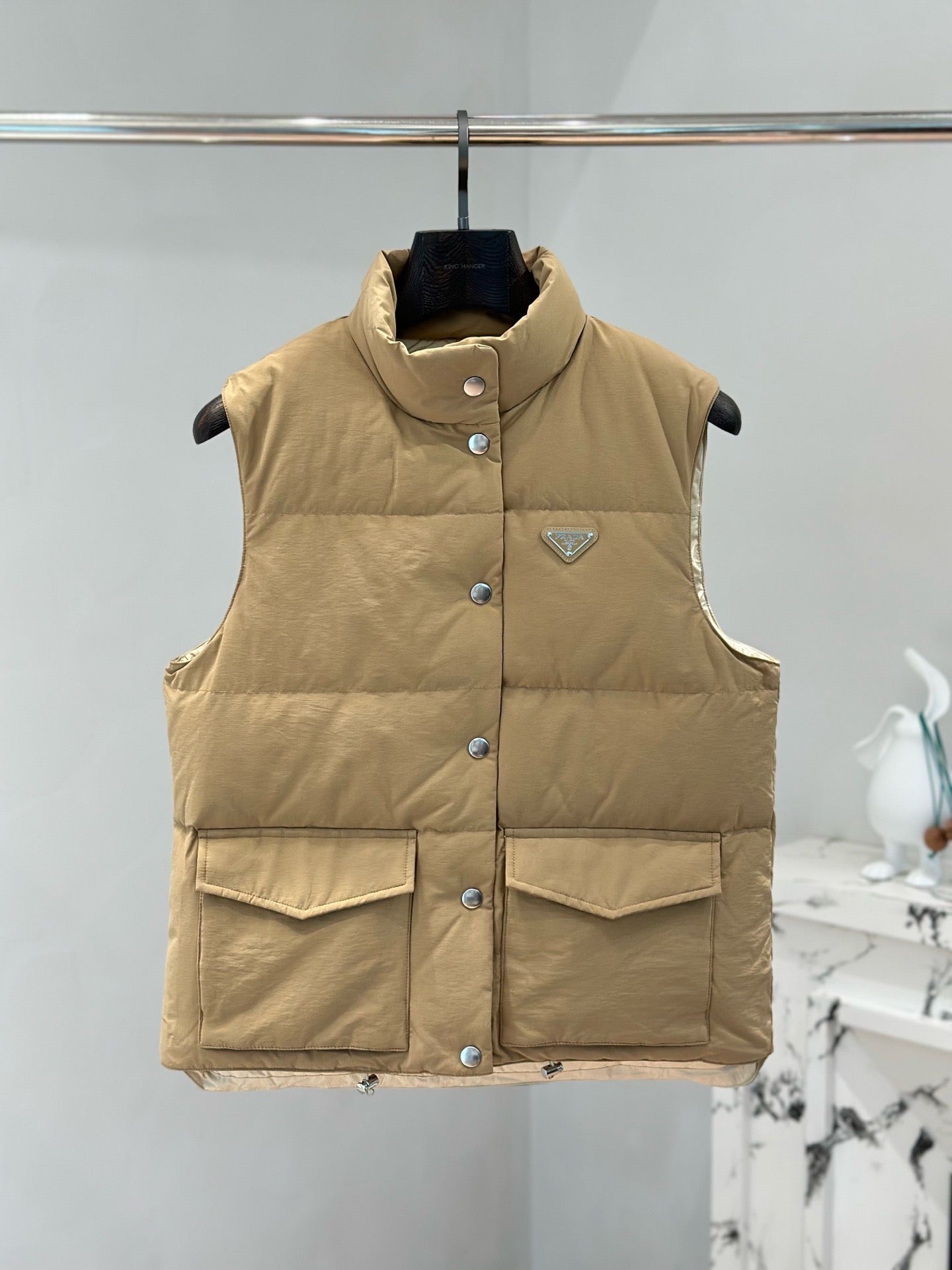 프라다 리나일론 패딩조끼