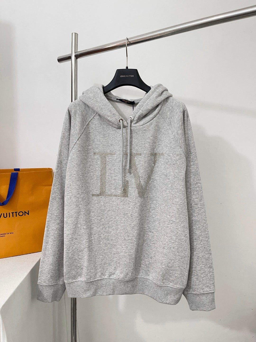 루이비통 라인스톤 후드티