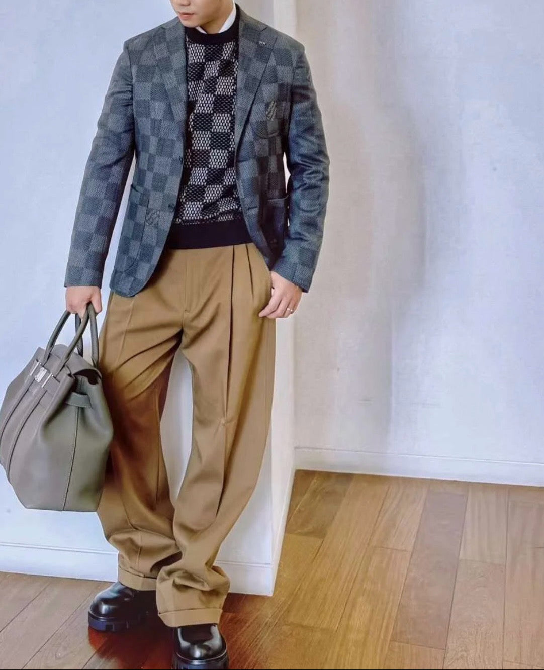 루이비통 다미에 울 크루넥