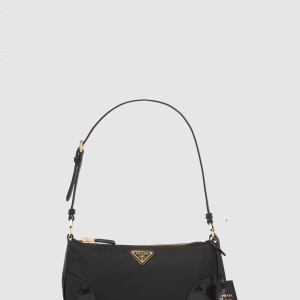 리에디션 2002 리나일론 및 브러쉬드 가죽 숄더백 1BC201