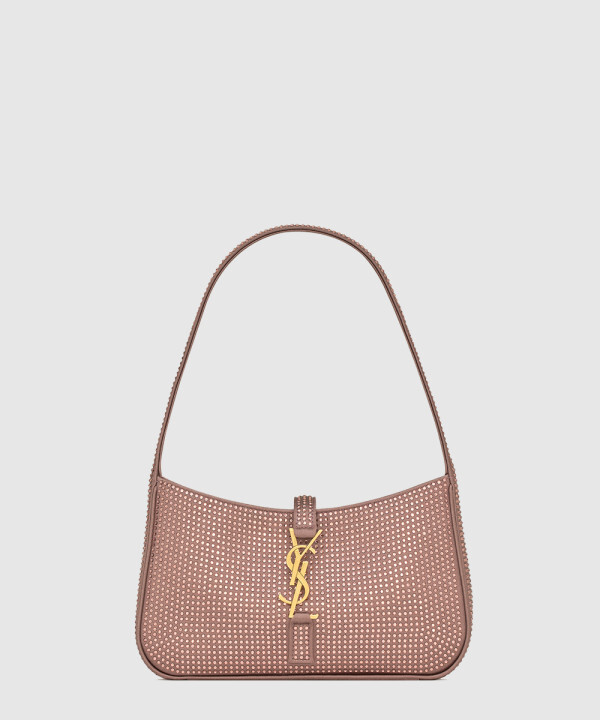 새틴과 크리스탈 소재의 미니 le 5 à 7 710318